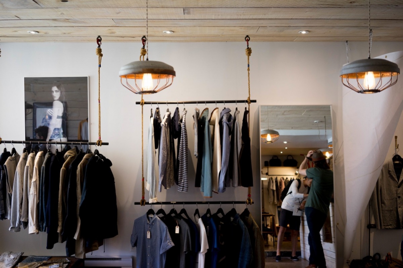 magasin-LA GAUDE-min_clothing_store_shop_boutique_men's_fashion_clothes_business_retail_shopping-1062572